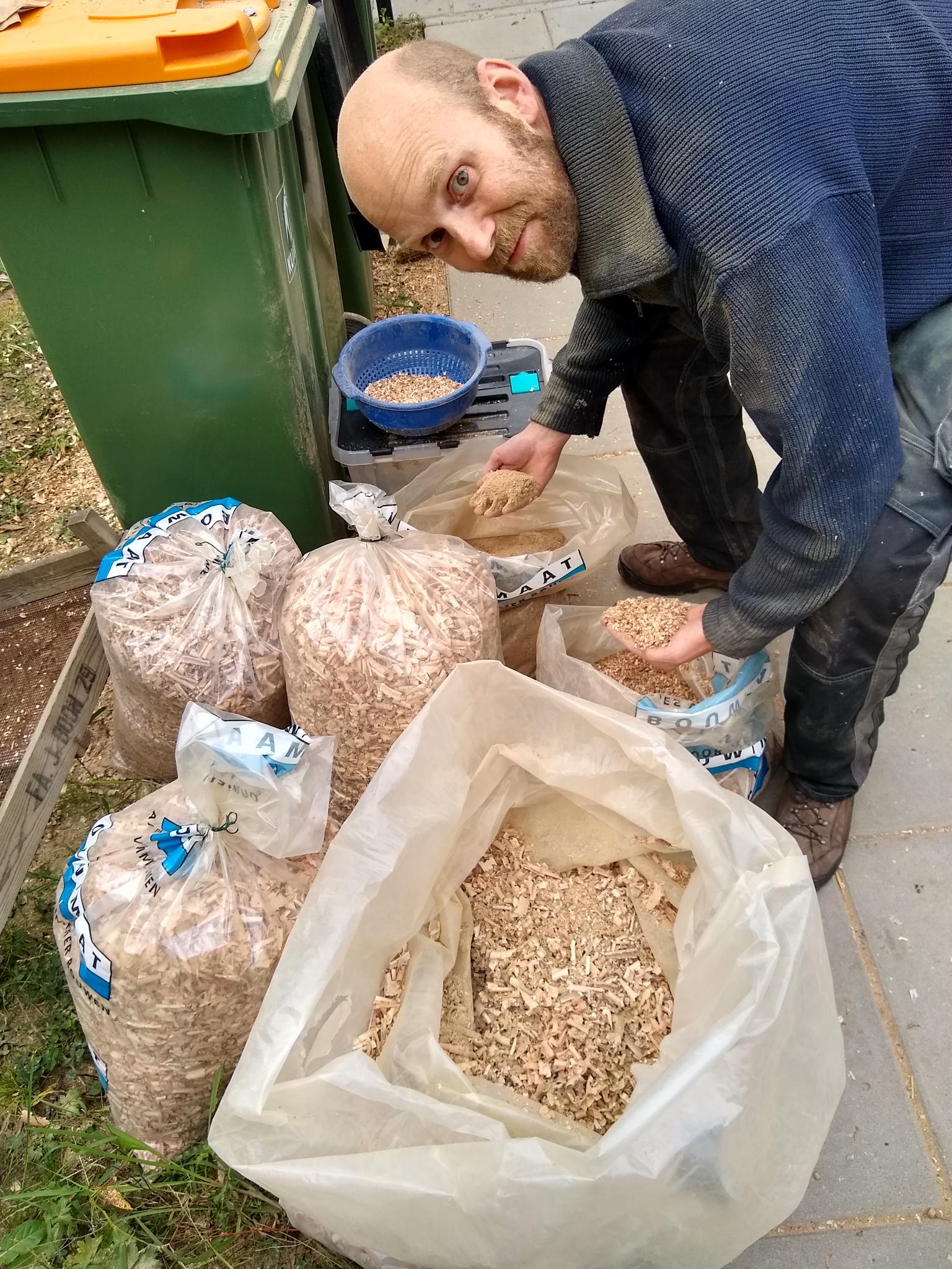 ingredients III, soundartist sifting sawdust