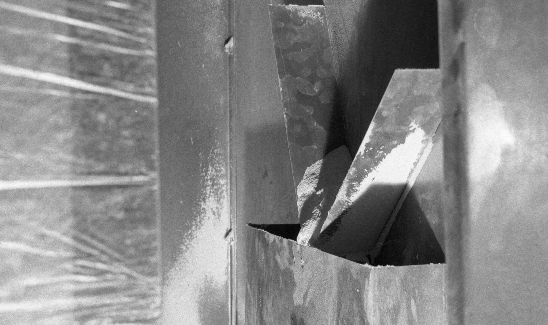 The dust-machine's outlet