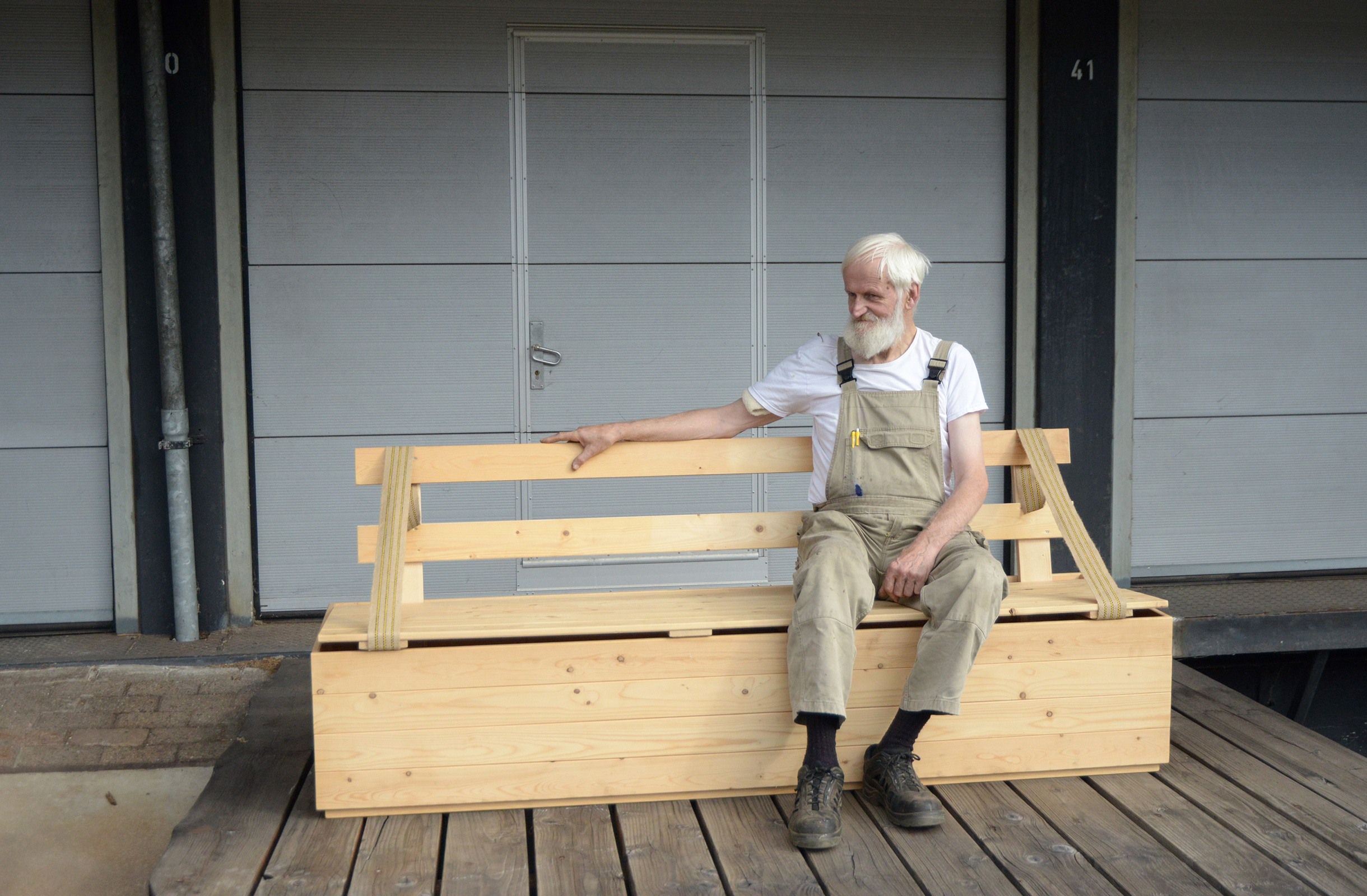 Coffin Couch by Jan Gerritsen
