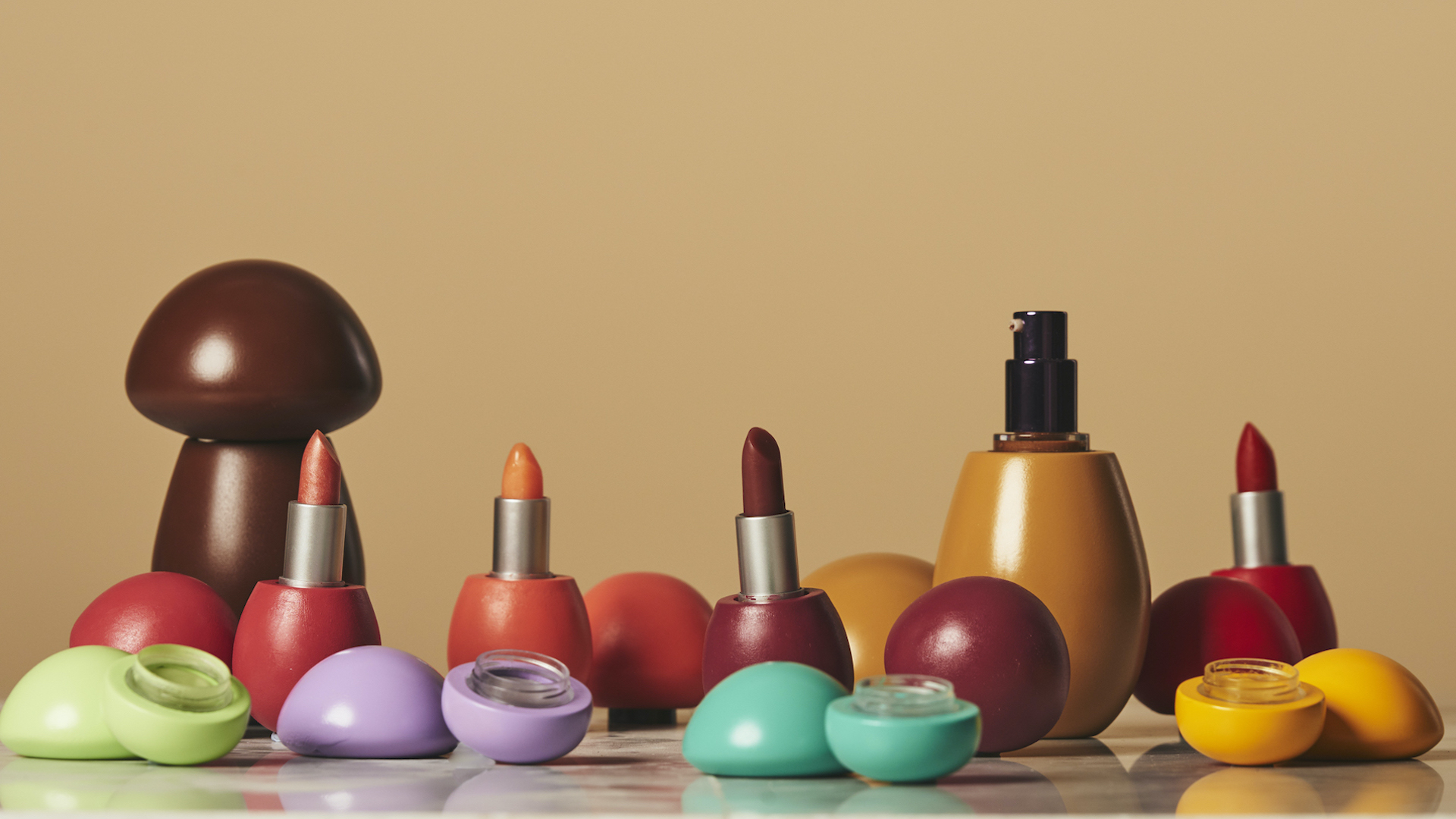 Full cosmetic collection from fungal pigments