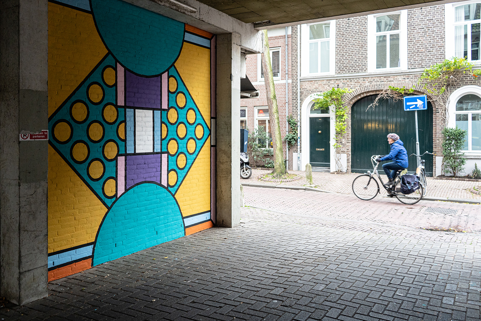 Bergstraat alley mural by Johan Moorman