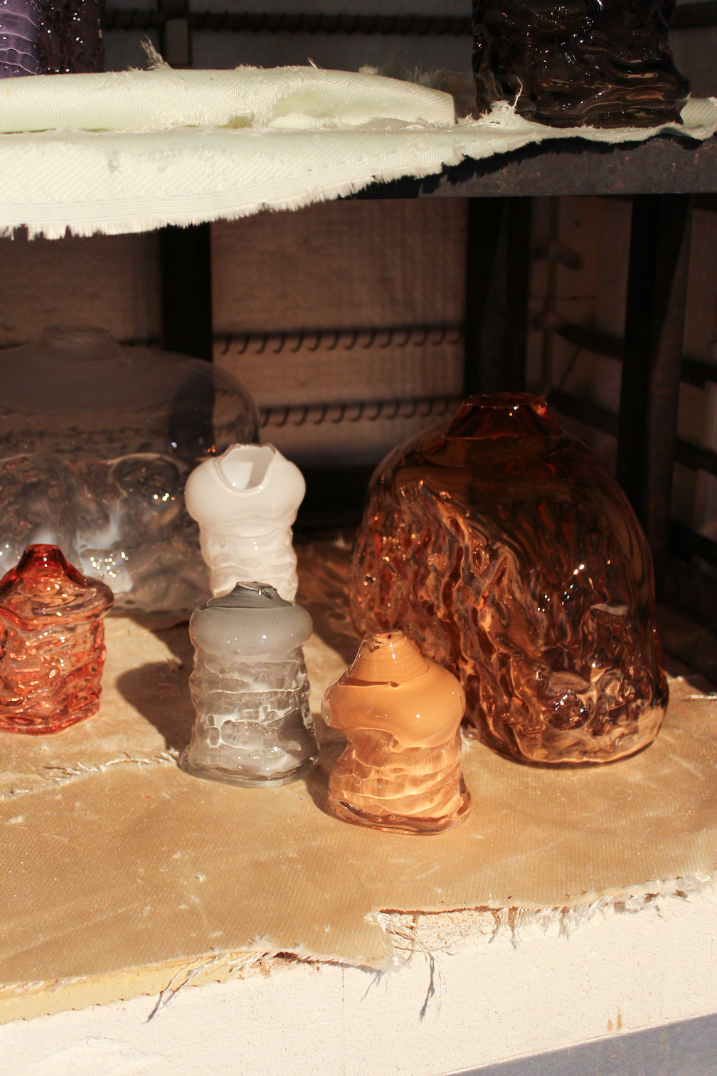 Glass kiln unloading