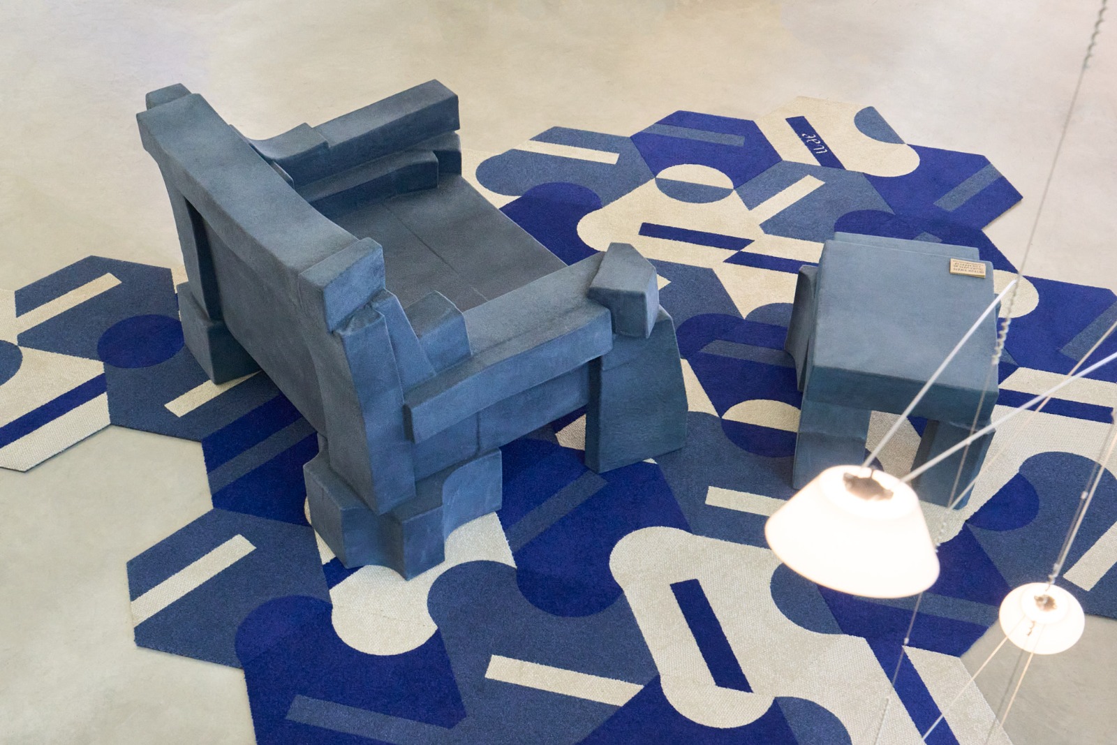 Lola : modular rug 100% made from waste