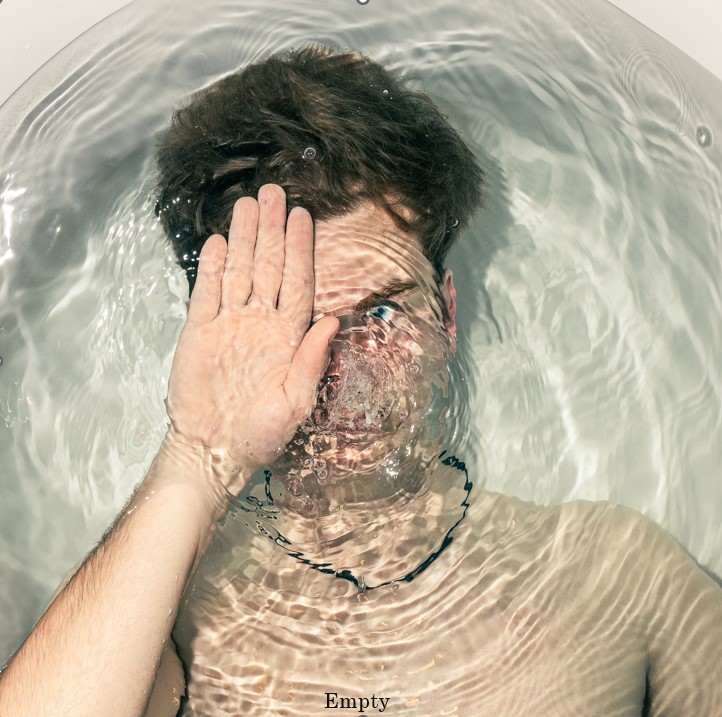 Foto documentaire titel: EMPTY
