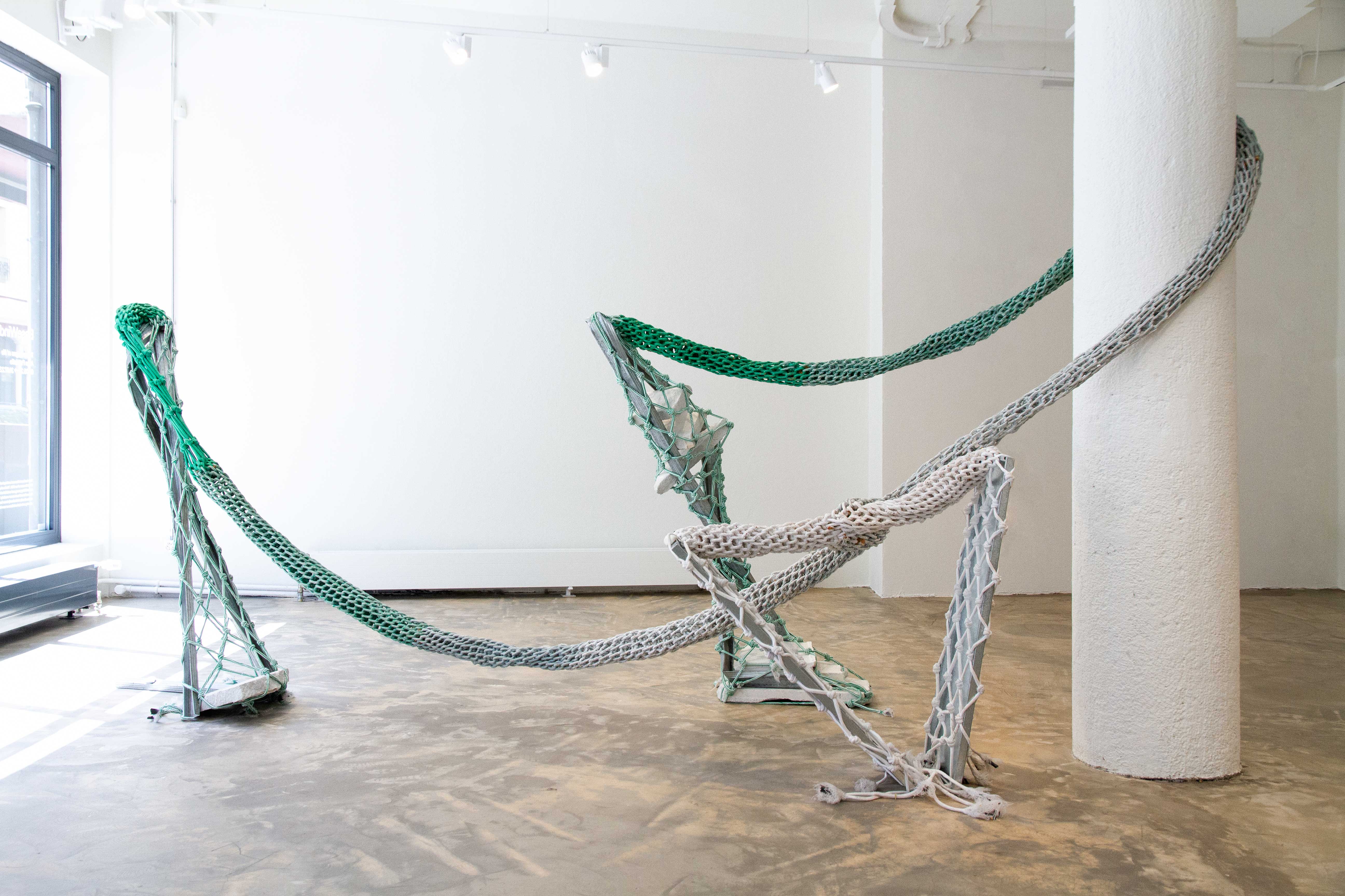 Twisted signs of life _ Cordée