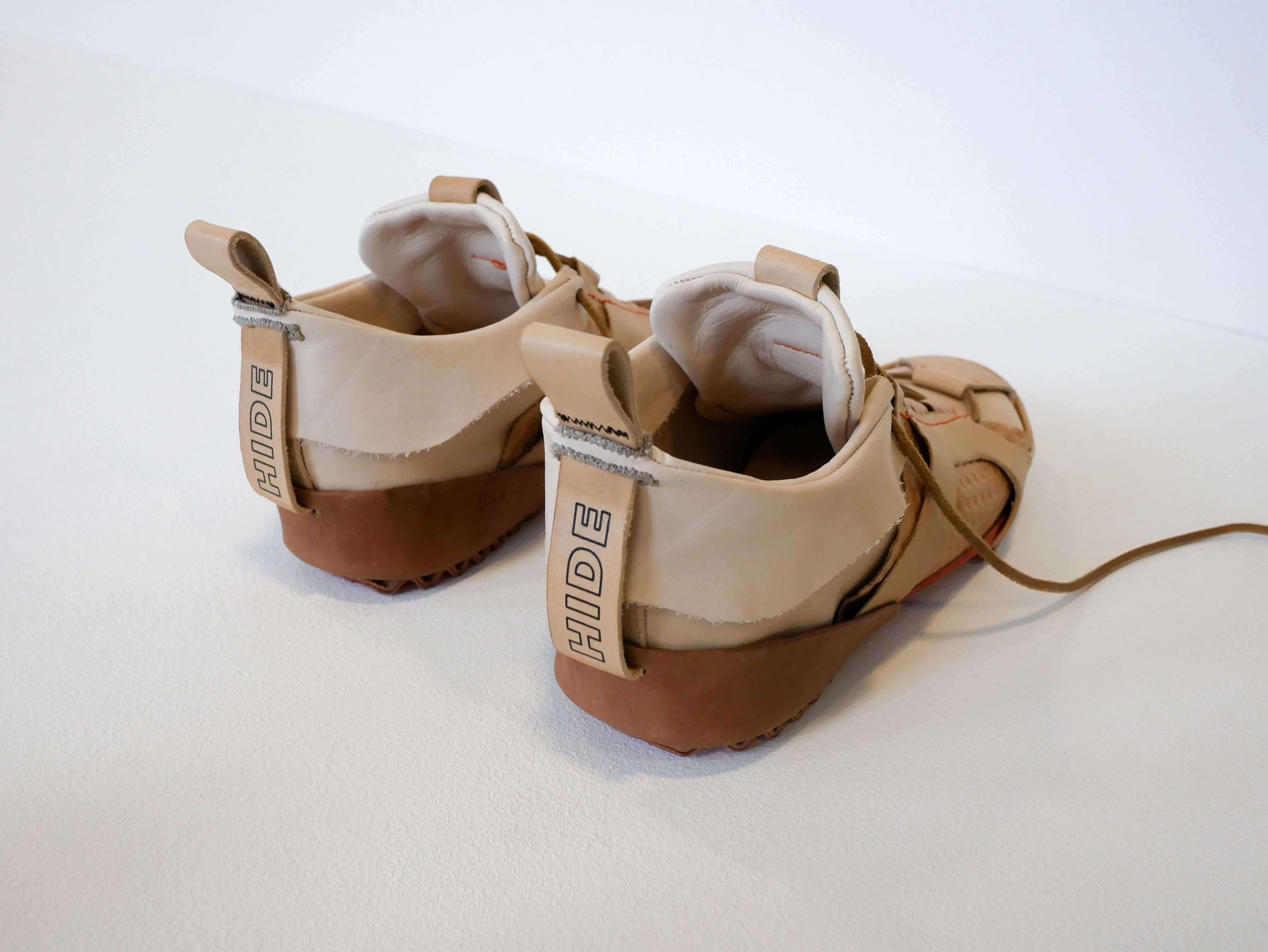HIDE | SNEAKERS - NUDE BACK VIEW