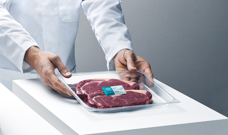 Mimica Touch flat label on a meat packet.