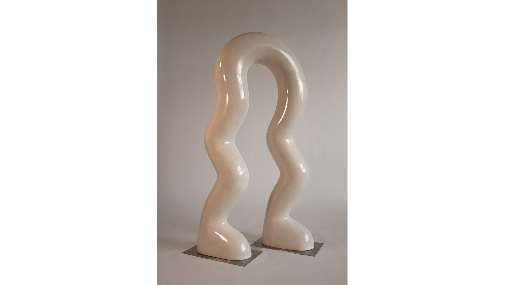 MIRAGE 110 x 65 x 165 cm.