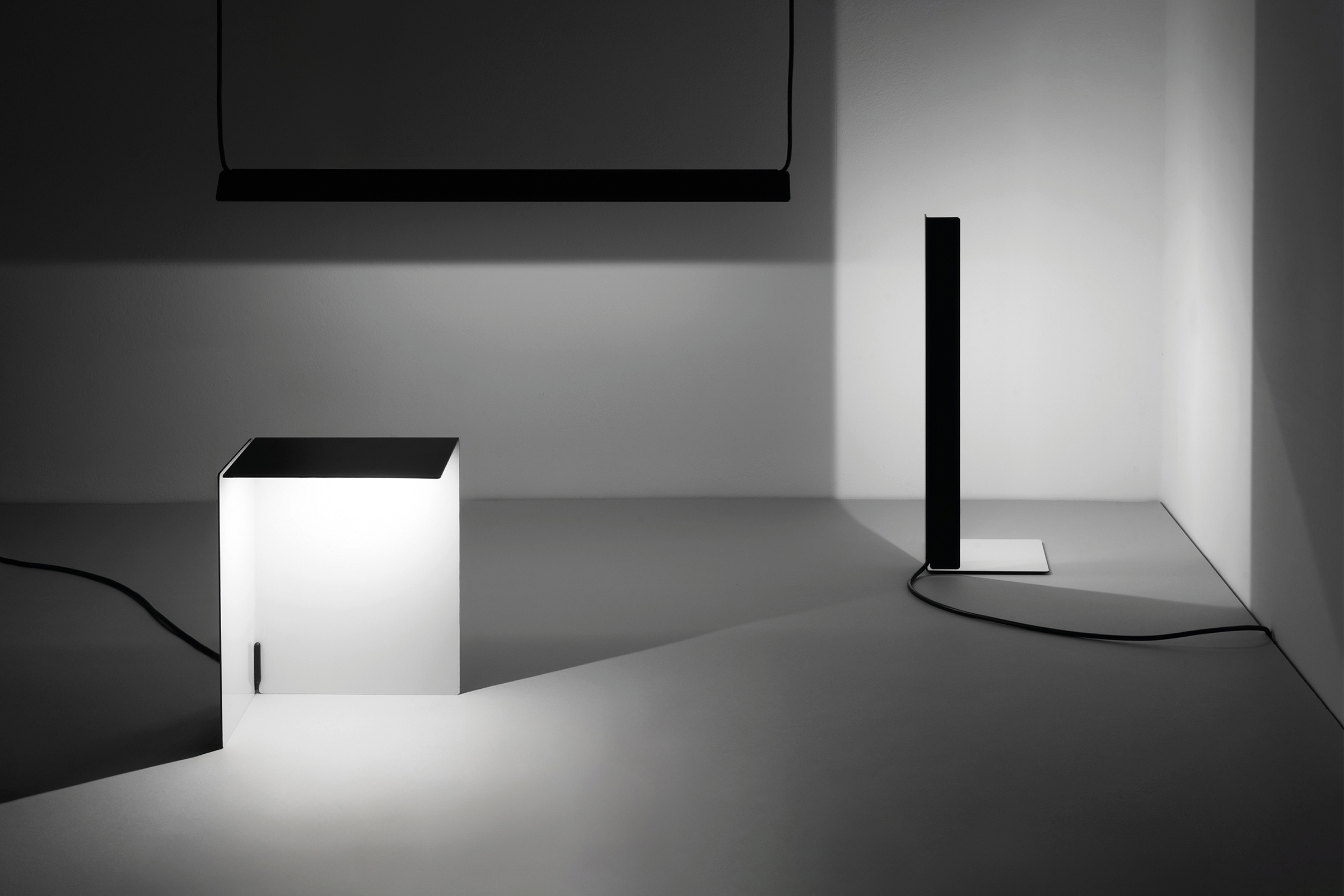 The luminaire series ON / OFF + THERE