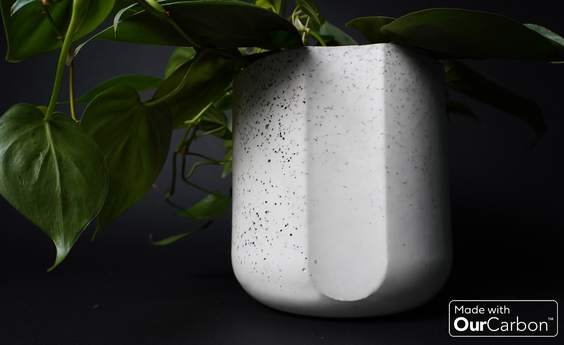 Self-vitrifying porcelain mix made with OurCarbon