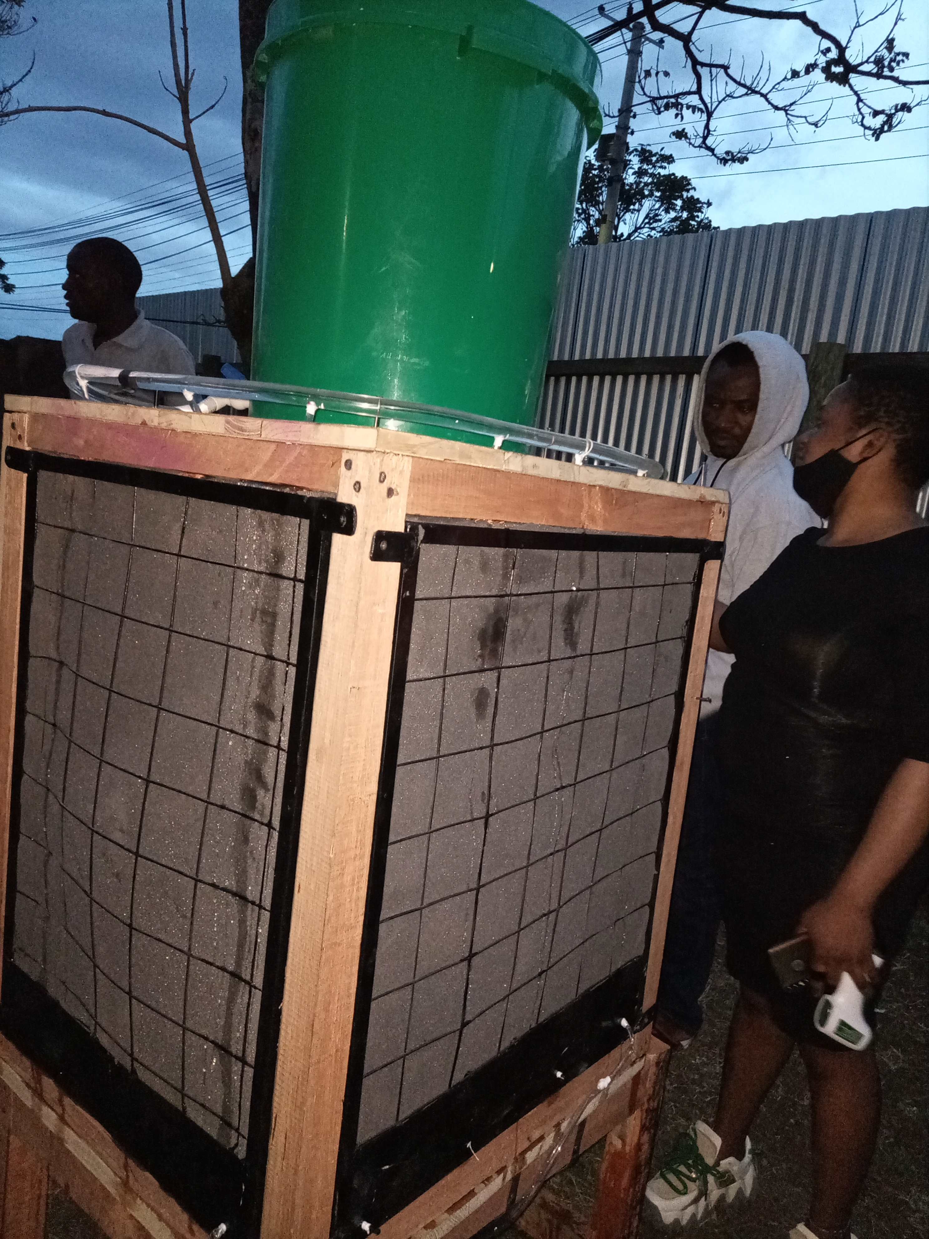 Prototype of an Evaporative Cooler for Storage