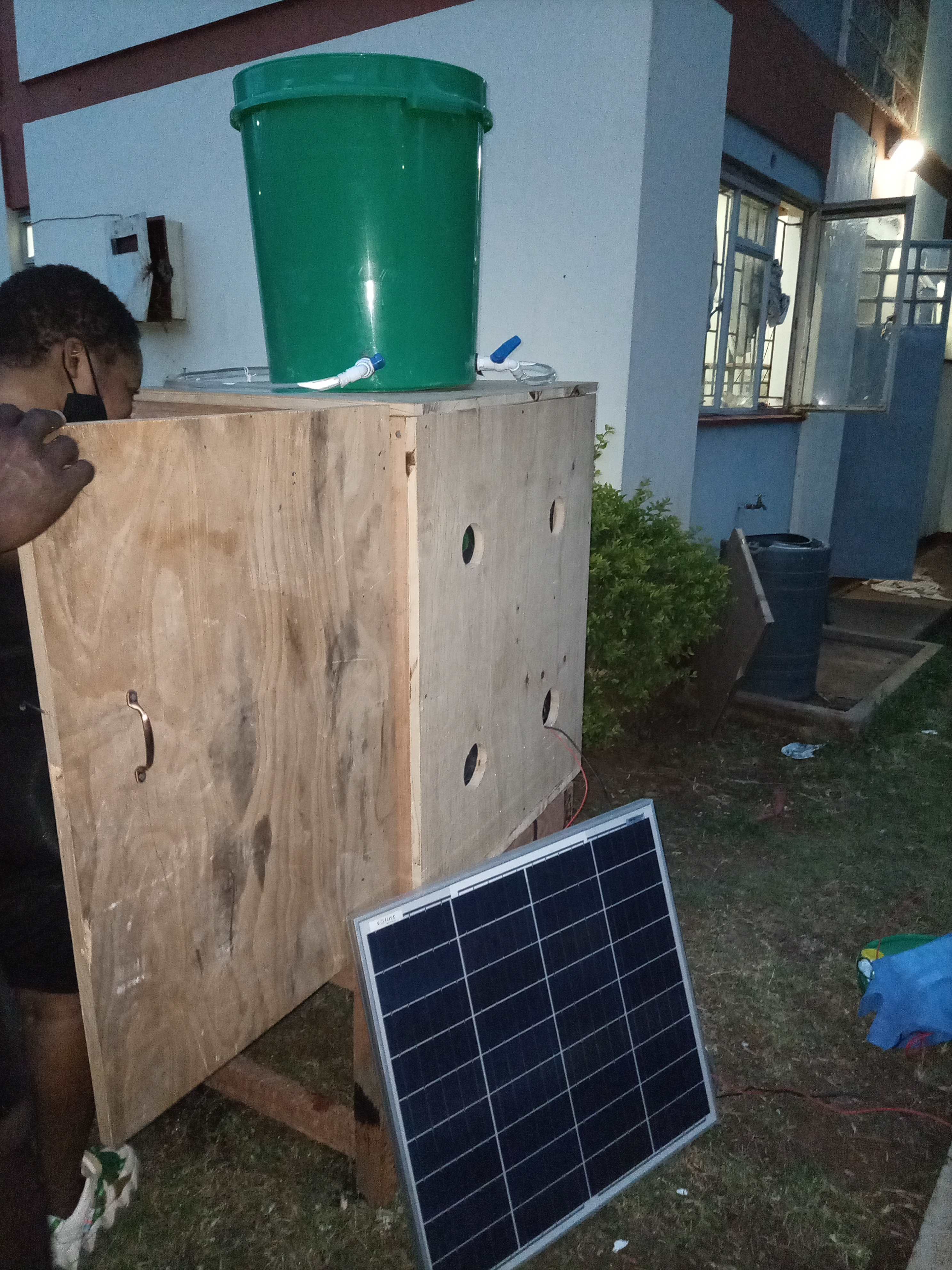 Prototype of an Evaporative Cooler for Storage
