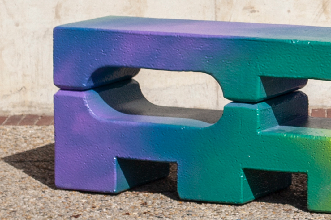 Quatre Couleurs bench