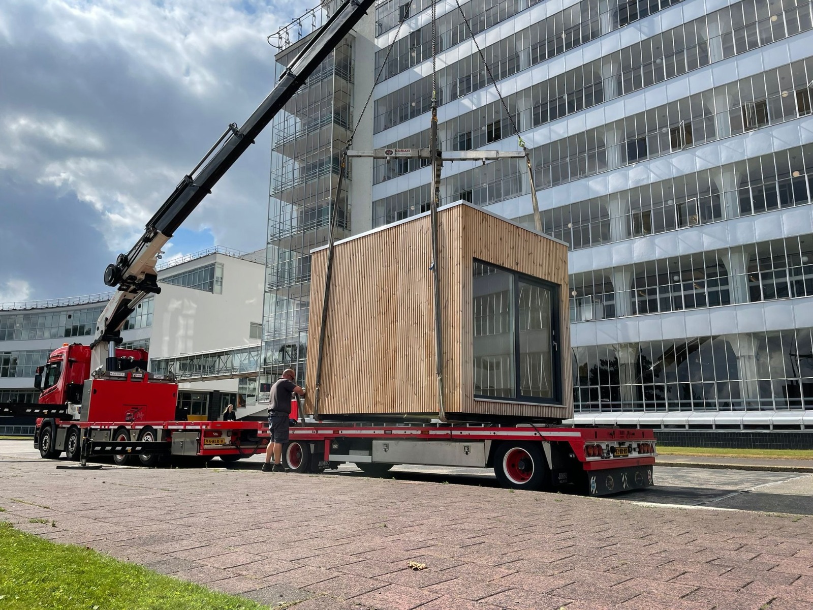 Transport of roomy modules