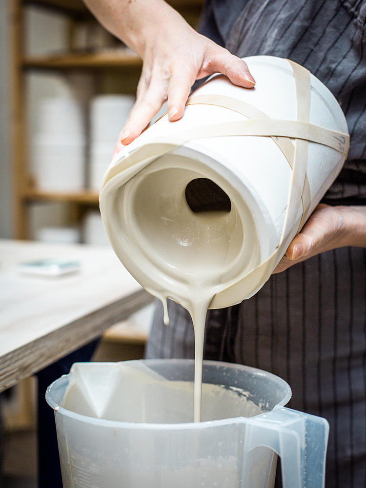 Slipcasting porcelain