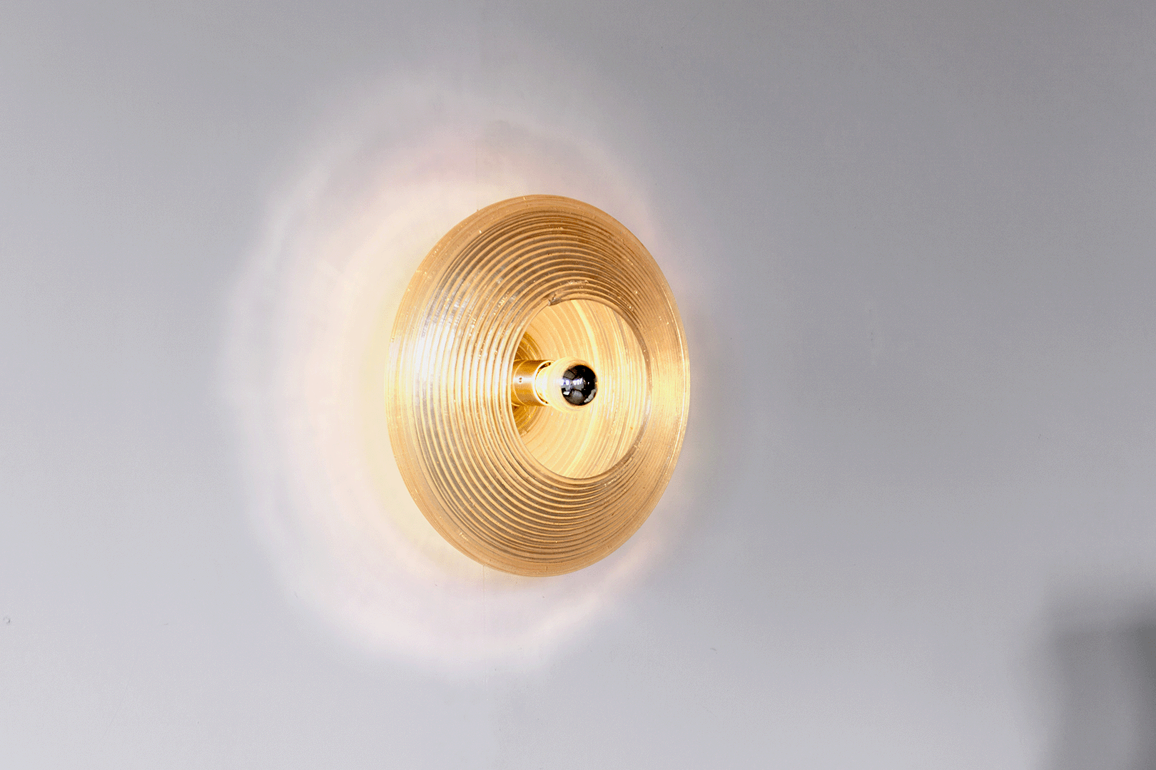 Compact Sun wall lamp - side view
