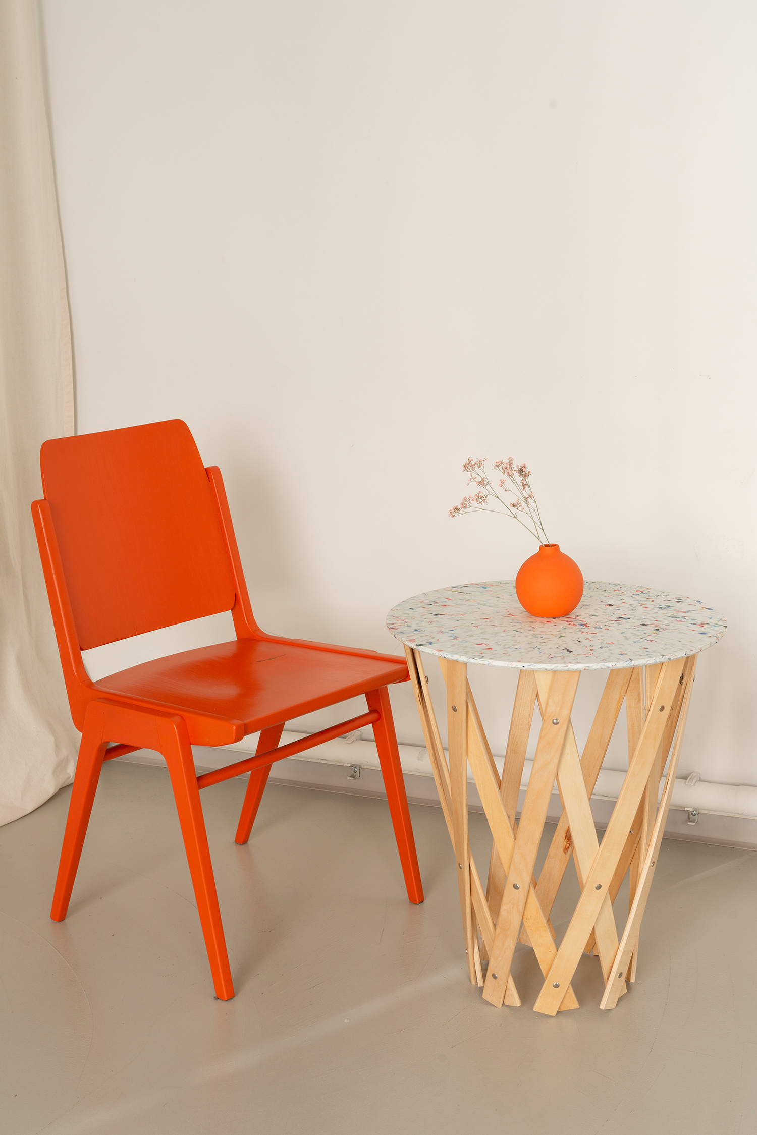 snorre as a side table