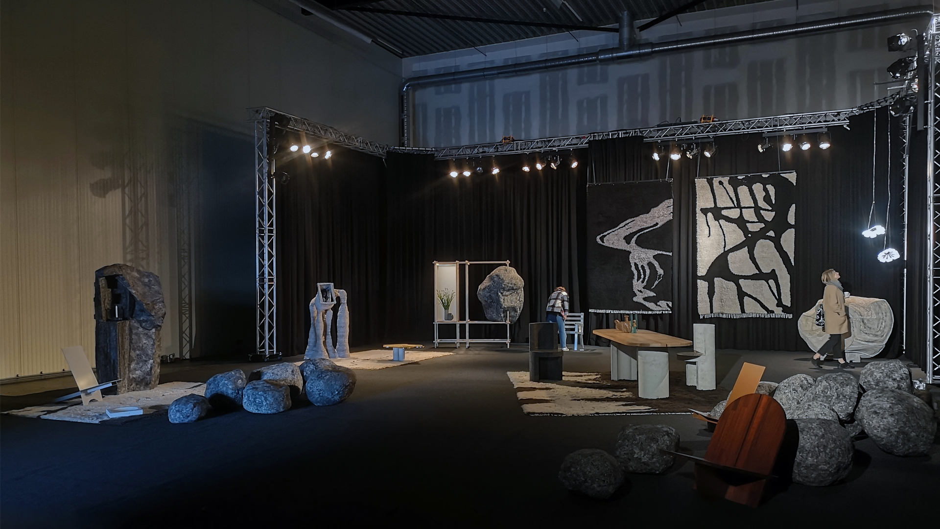 DDW2021: Displaced