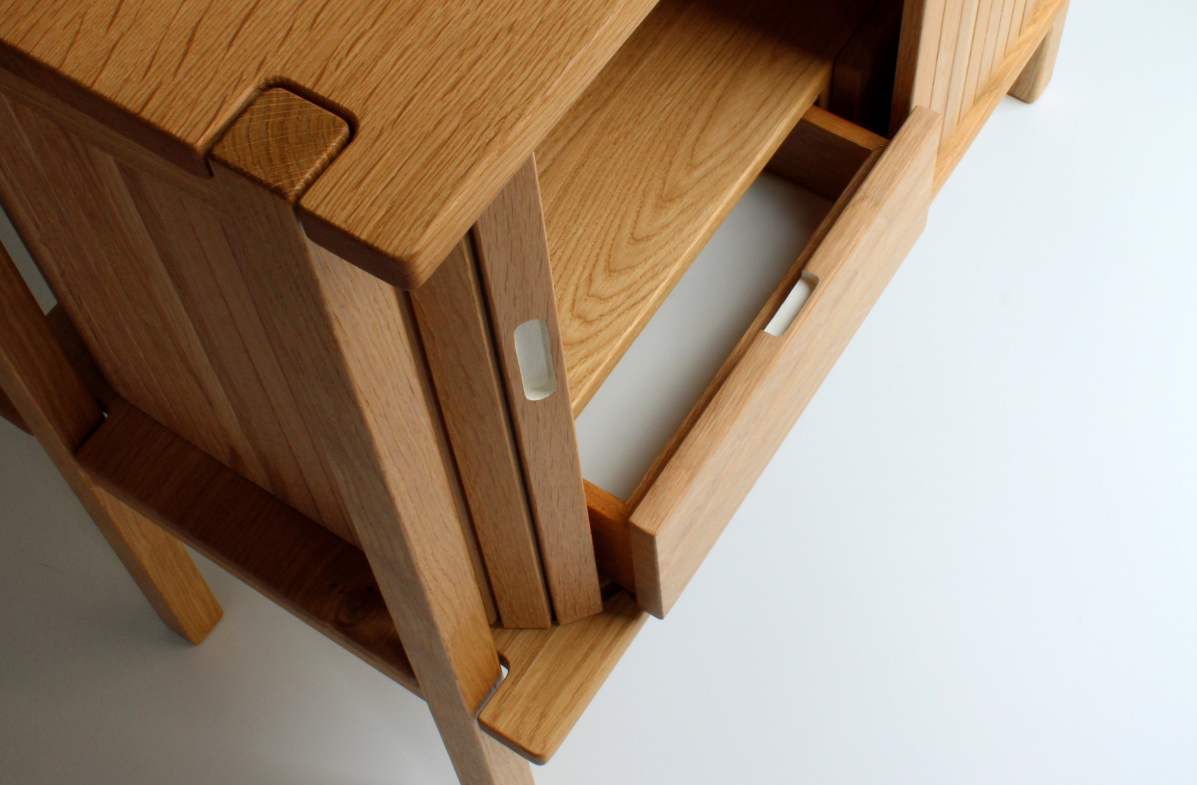 Details of the Tambour Door Cabinet in Oak wood