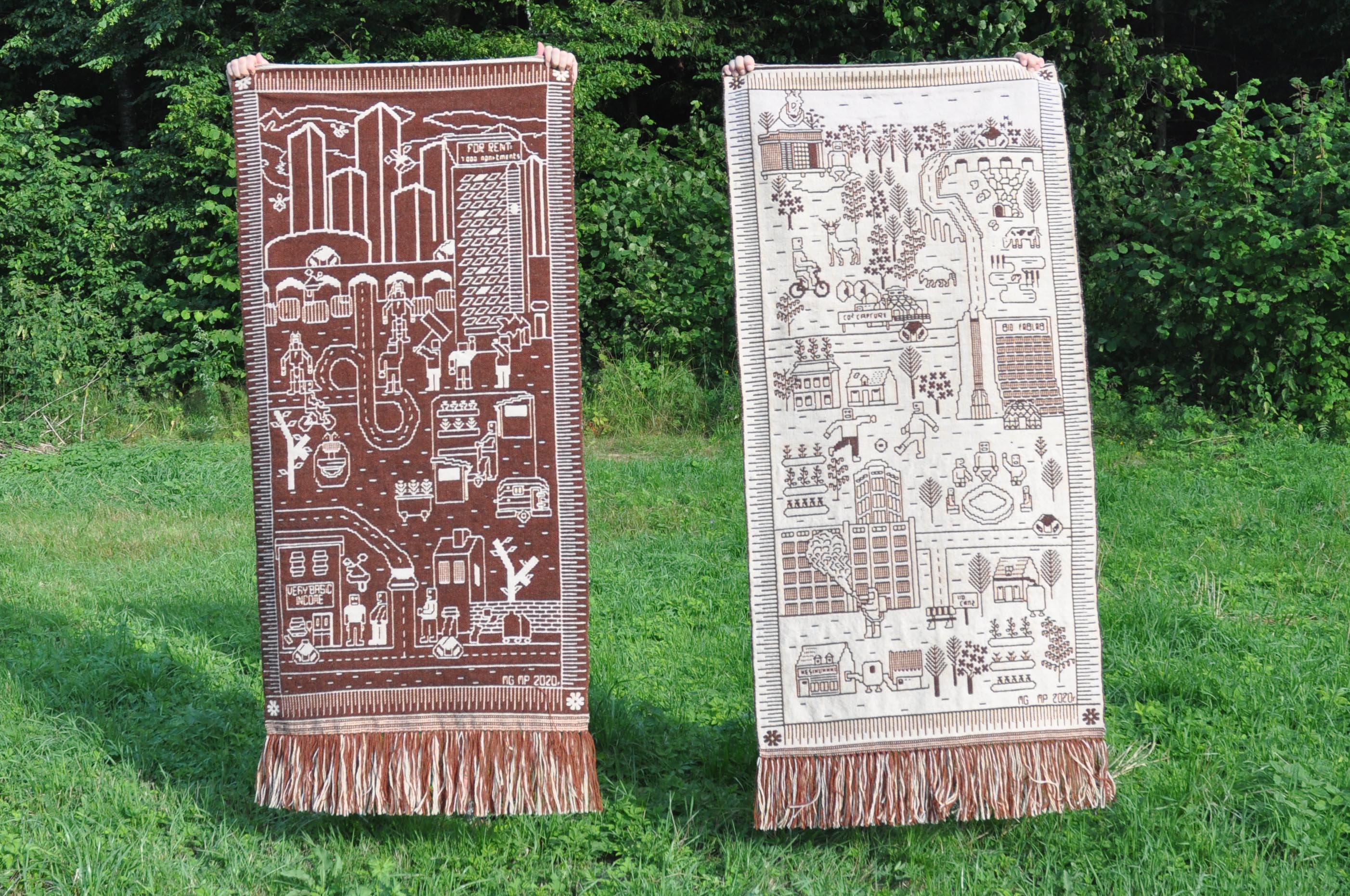 The two textiles symbolise the moment of choice