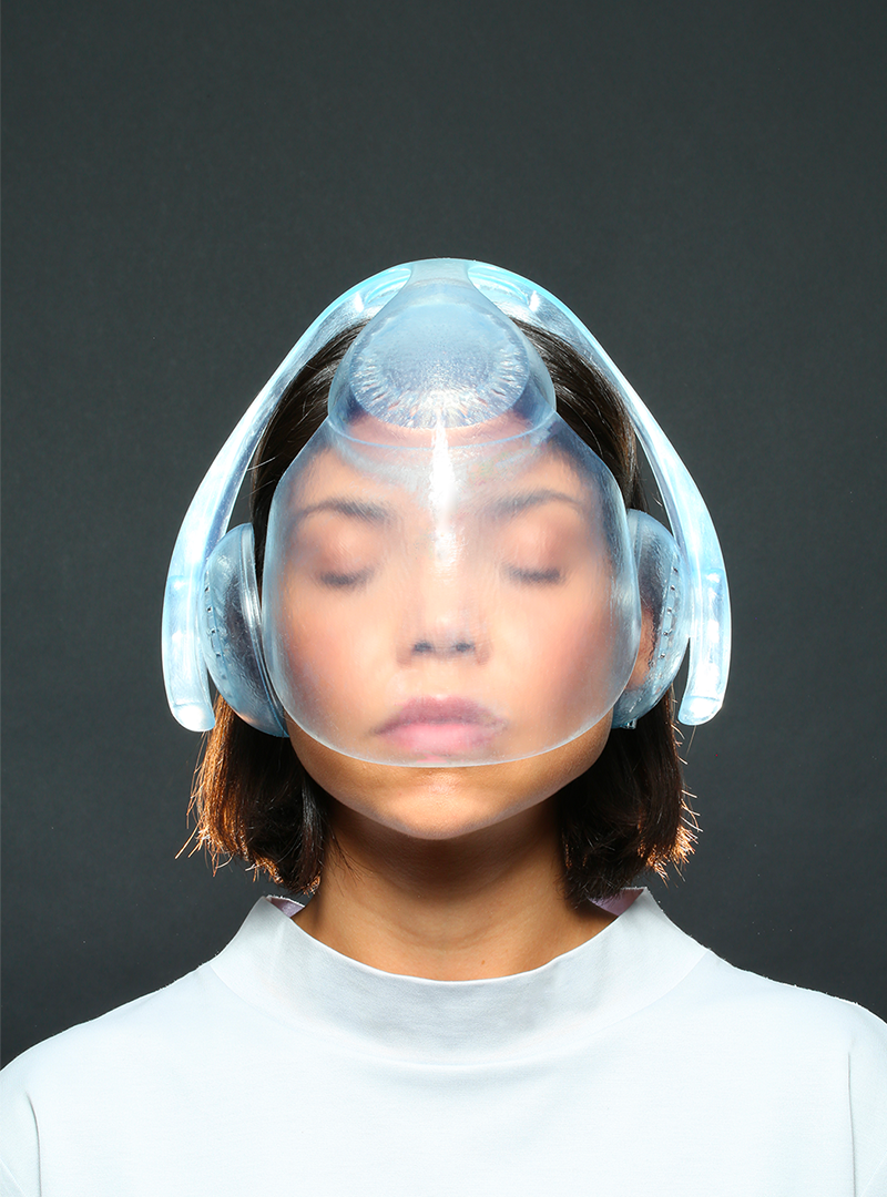 The visor emulates seeing underwater.