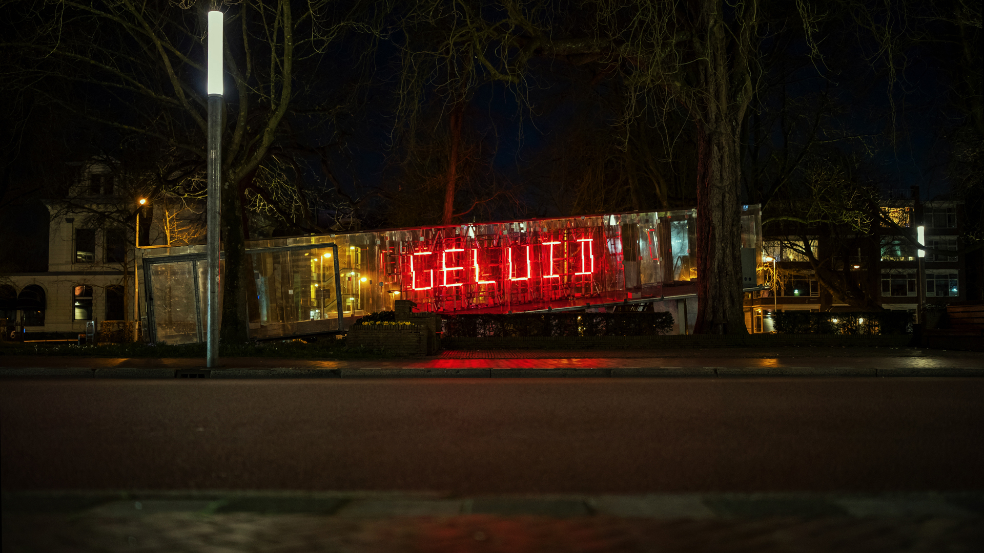 Tubes in Tschumi, text
