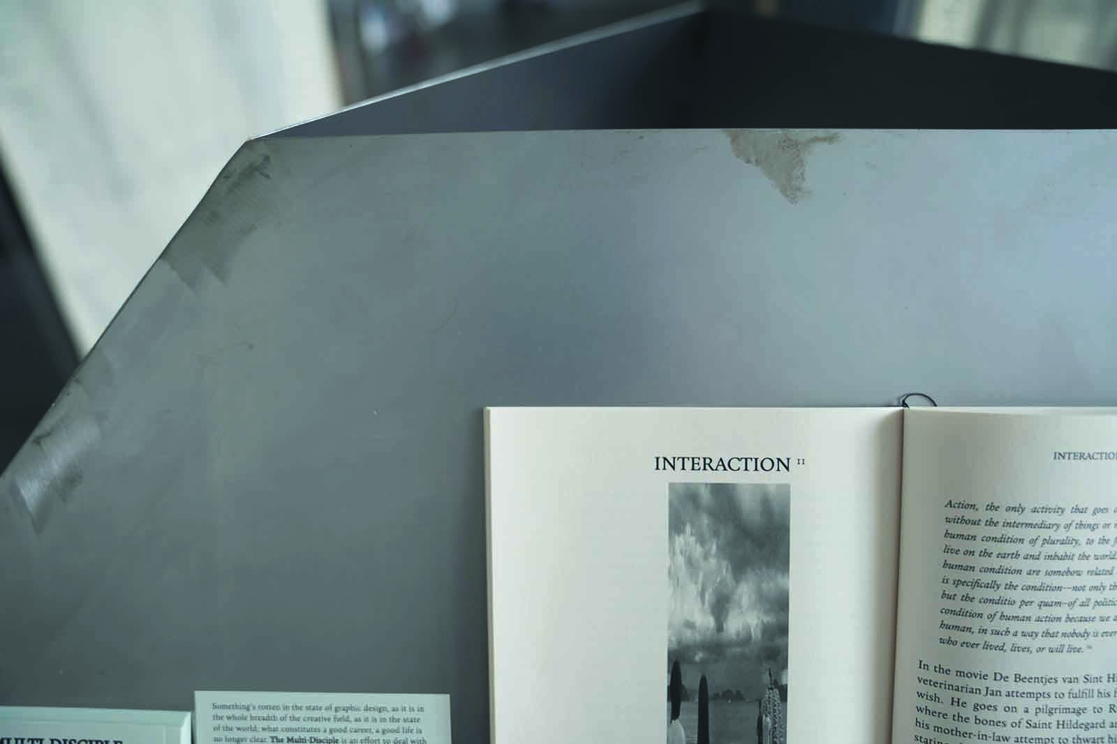 The manifesto on the bookstand