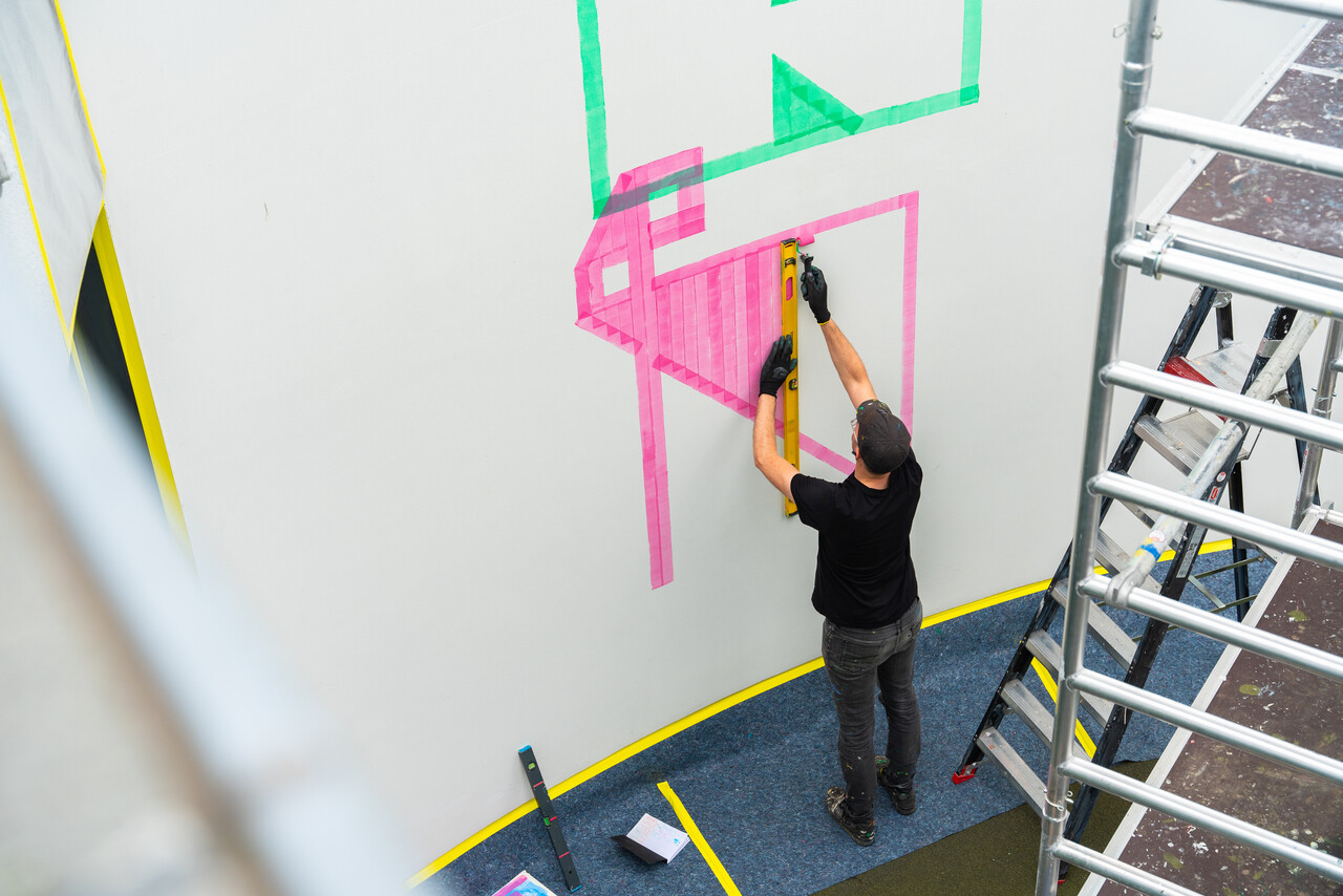 Jeroen Erosie working on Alternative Entrance
