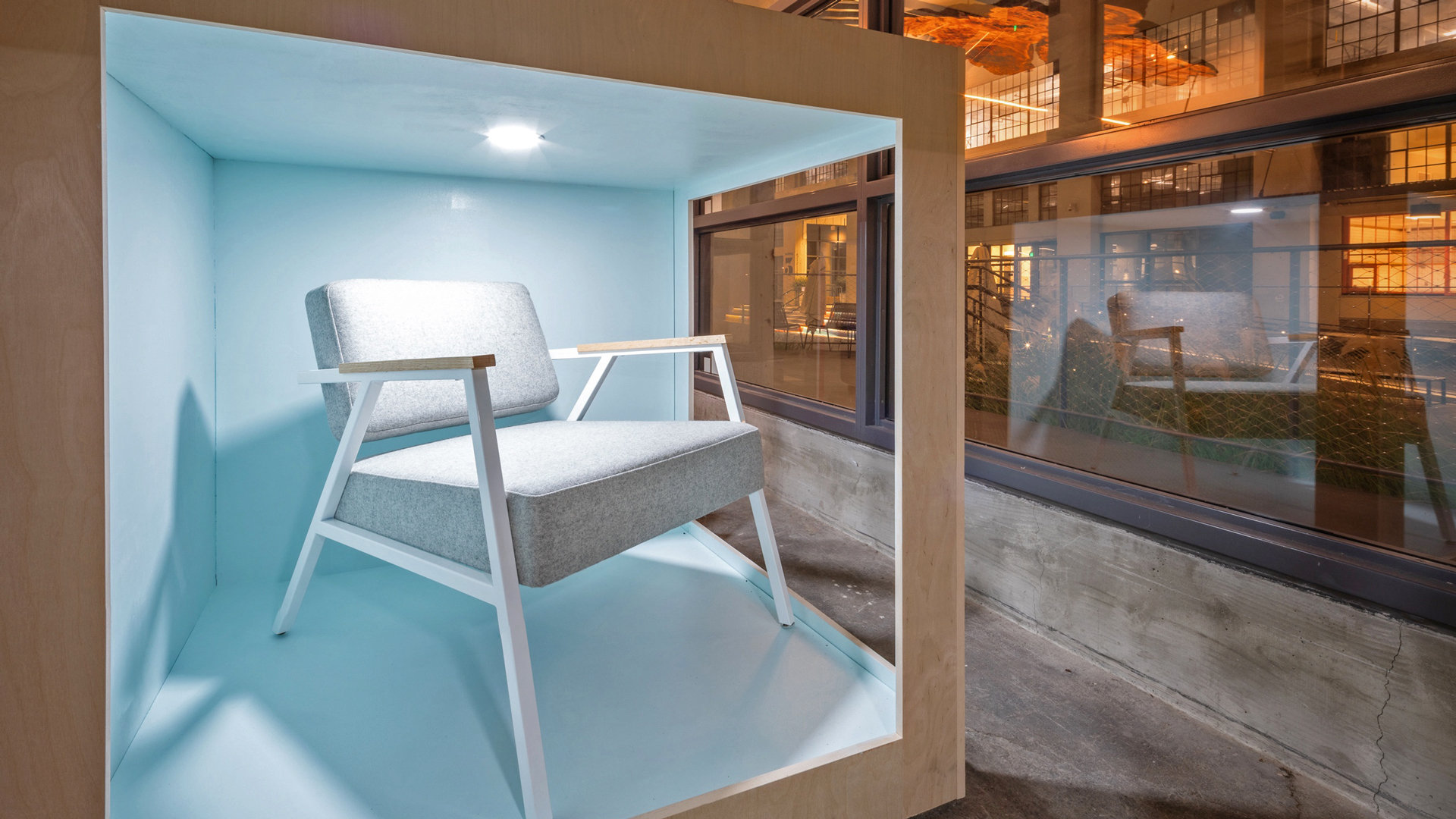 Liqui Group - Vitrine for LADF Studio Easy Chair